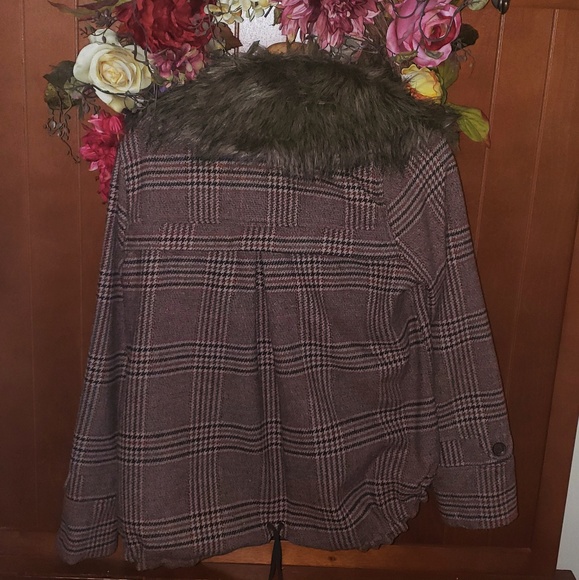 🍂NWOT Plaid Fall Coat w/ Fur Collar 🧥 - Picture 2 of 5
